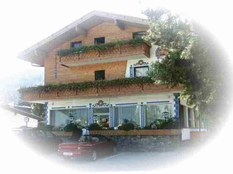 גוצנס Gasthof Goetznerhof מראה חיצוני תמונה