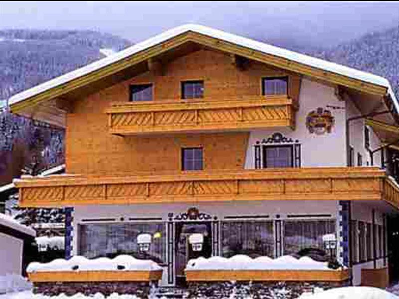 גוצנס Gasthof Goetznerhof מראה חיצוני תמונה